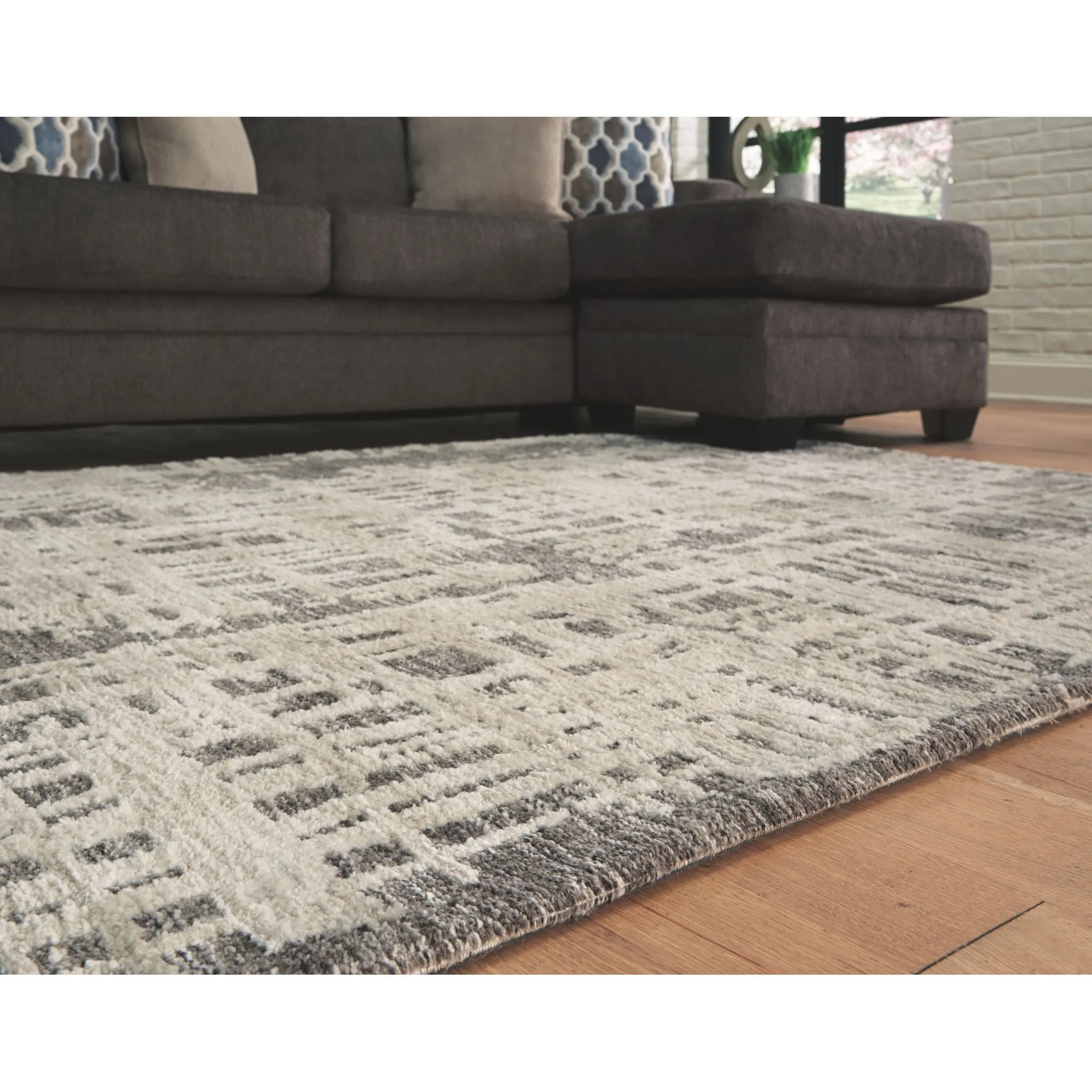 Makalo Area Rug